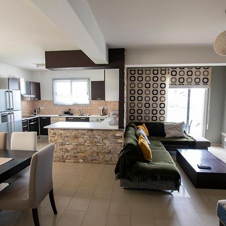 Glabur Stays - The Executive 2 Bdr - Nicosia City, Free Parking & Wifi, Welcomes You!!! Extérieur photo