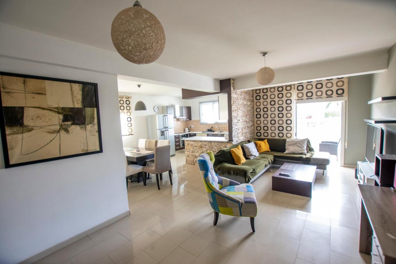 Glabur Stays - The Executive 2 Bdr - Nicosia City, Free Parking & Wifi, Welcomes You!!! Extérieur photo